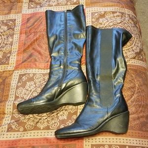 Women's black wedge boot